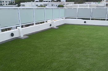 artificial grass glass balcony