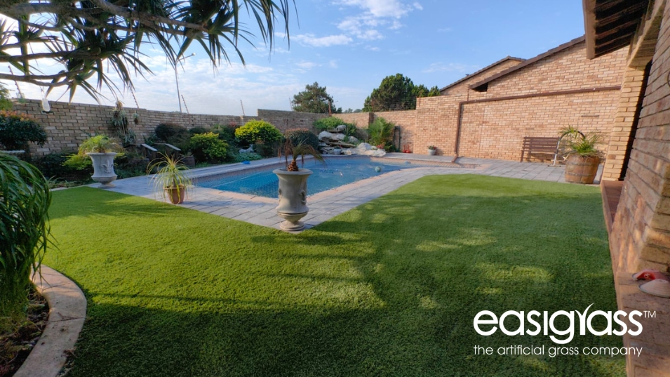 5 Reasons Artificial Grass is Perfect For Summer