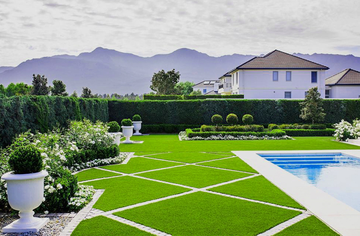 residential pets graden pool fancy brick work (740x485)